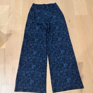 KiraGrace Navy Floral Wide Leg Yoga Pants Small